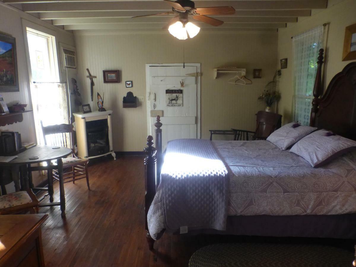 Mulberry Lavender Farm And B&B Extérieur photo
